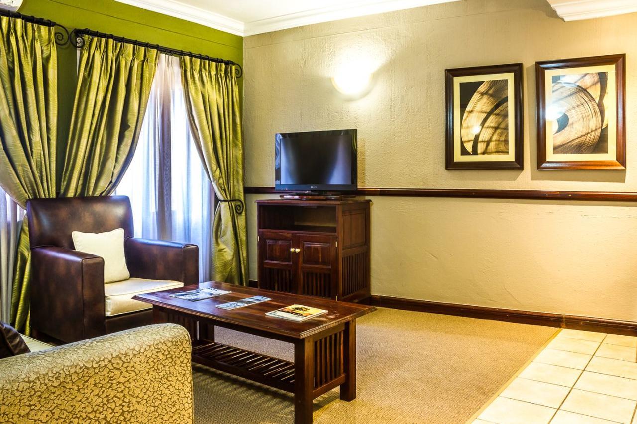 Peermont Mondior Hotel Gaborone Exterior photo