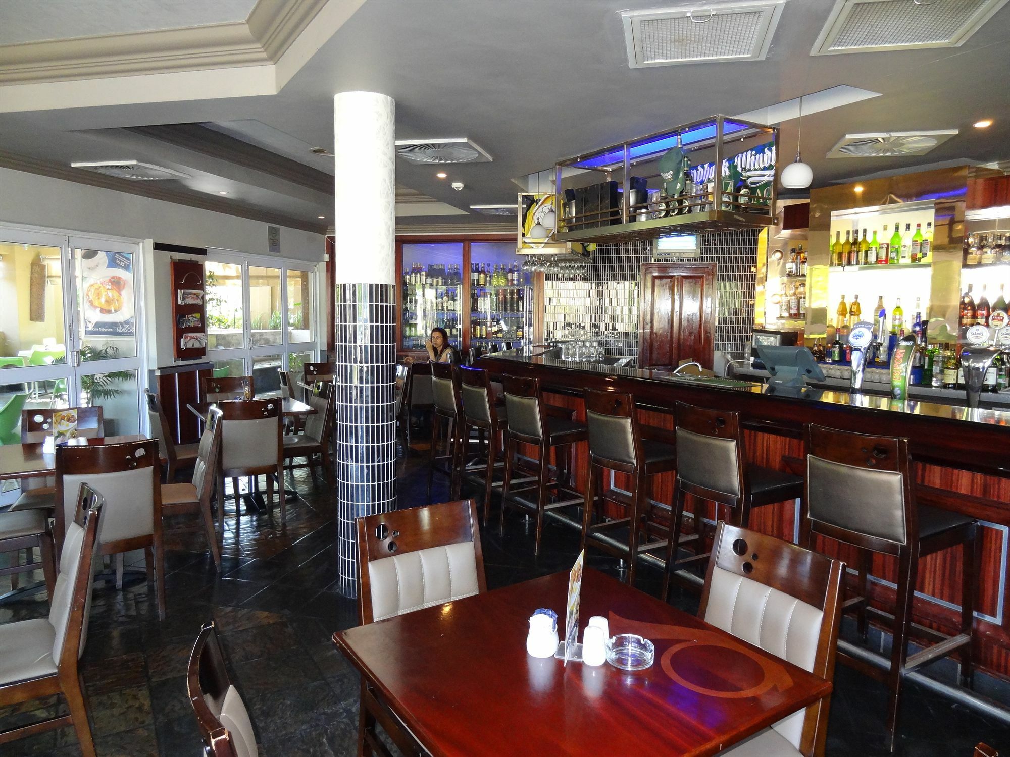 Peermont Mondior Hotel Gaborone Exterior photo